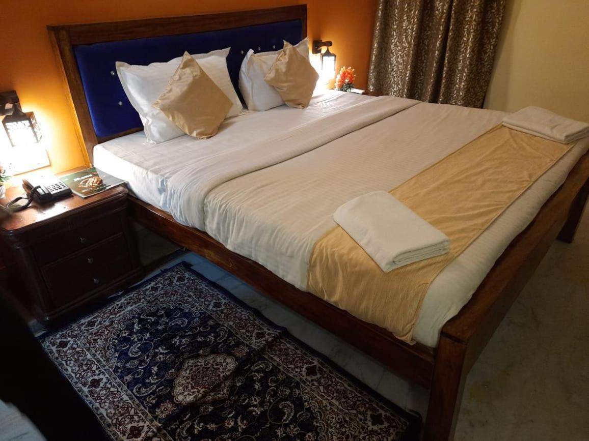 פורי Hotel Surya Beach Inn מראה חיצוני תמונה