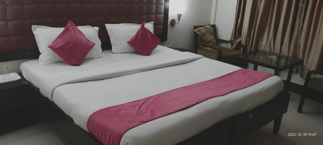 פורי Hotel Surya Beach Inn מראה חיצוני תמונה